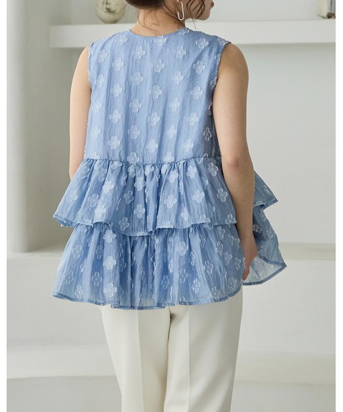 BIRTHDAY BASH(バースデイバッシュ)の「FLOWER SHEER TRIPLE FRILL TOPS(フラワーシアートリプルフリルトップス)(シャツ/ブラウス・レディース・ブルー/ホワイト・FREE)」の4枚目の写真