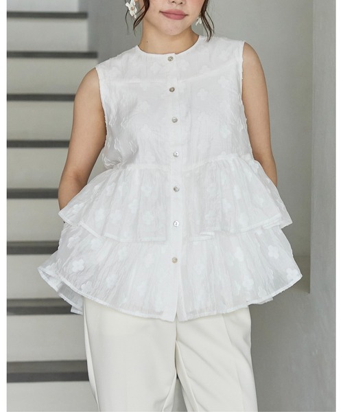 BIRTHDAY BASH(バースデイバッシュ)の「FLOWER SHEER TRIPLE FRILL TOPS(フラワーシアートリプルフリルトップス)(シャツ/ブラウス・レディース・ブルー/ホワイト・FREE)」の8枚目の写真
