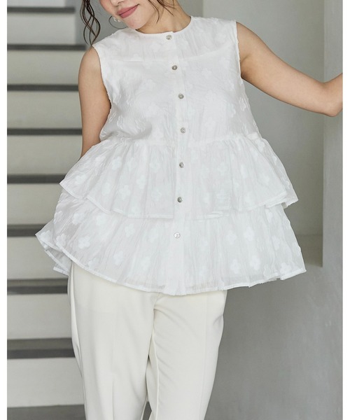 BIRTHDAY BASH(バースデイバッシュ)の「FLOWER SHEER TRIPLE FRILL TOPS(フラワーシアートリプルフリルトップス)(シャツ/ブラウス・レディース・ブルー/ホワイト・FREE)」の10枚目の写真