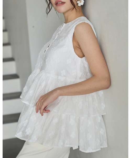 BIRTHDAY BASH(バースデイバッシュ)の「FLOWER SHEER TRIPLE FRILL TOPS(フラワーシアートリプルフリルトップス)(シャツ/ブラウス・レディース・ブルー/ホワイト・FREE)」の13枚目の写真