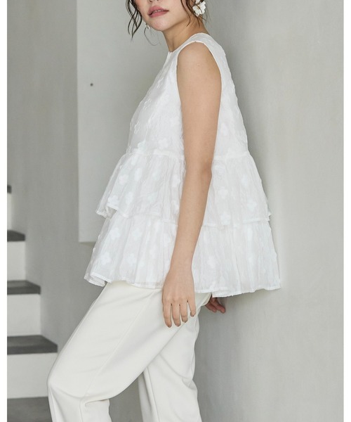 BIRTHDAY BASH(バースデイバッシュ)の「FLOWER SHEER TRIPLE FRILL TOPS(フラワーシアートリプルフリルトップス)(シャツ/ブラウス・レディース・ブルー/ホワイト・FREE)」の16枚目の写真