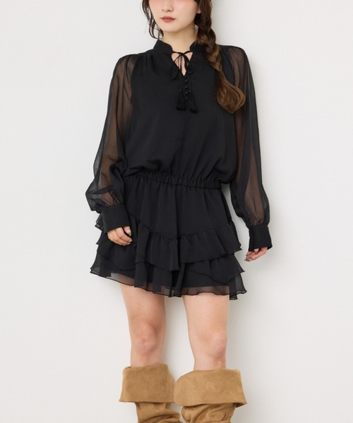 SLY(スライ)の「STAND TASSEL FRILL S/OP スタンドタッセルフリルショートワンピース 秋服 冬服(ワンピース・レディース・ブラック/アイボリー・1/2)」の2枚目の写真