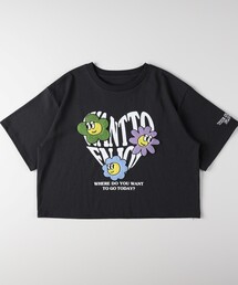 フラワー刺繍Tシャツ