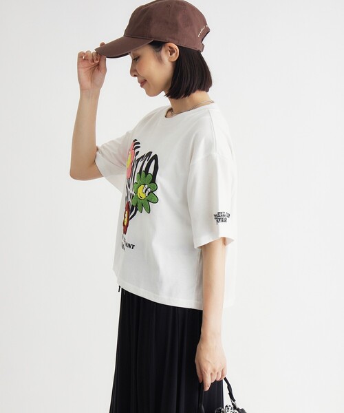 HONEYSUCKLE ROSE(ハニーサックルローズ)の「フラワー刺繍Tシャツ(Tシャツ/カットソー・レディース・ライトグレー/ダークグレー/オフホワイト・04/05)」の5枚目の写真