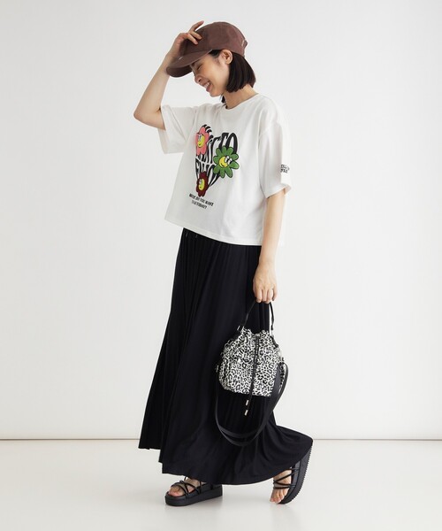 HONEYSUCKLE ROSE(ハニーサックルローズ)の「フラワー刺繍Tシャツ(Tシャツ/カットソー・レディース・ライトグレー/ダークグレー/オフホワイト・04/05)」の8枚目の写真