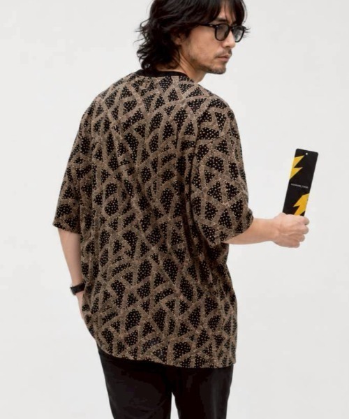 KAMINARI_TOKIO(カミナリトキオ)の「幾何柄ビジューTシャツ(Tシャツ/カットソー・レディース・シルバー/ブラウン/ゴールド・FREE)」の16枚目の写真