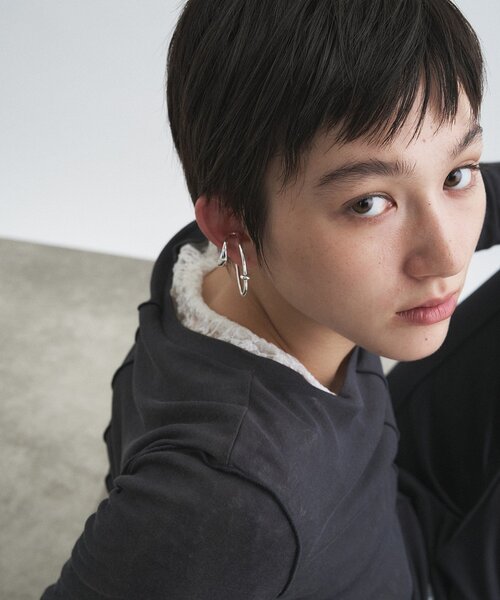 Soierie(ソワリー)の「soierie|Neo coil ear cuff(イヤリング・レディース・シルバー・00)」の2枚目の写真