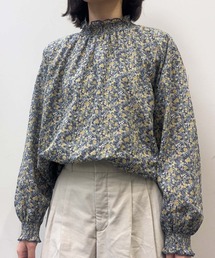 襟シャーリング花柄ブラウス　オーガニックコットン入