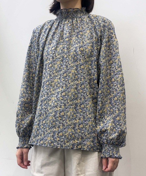 SELF+SERVICE（セルフサービス）の「襟シャーリング花柄ブラウス　オーガニックコットン入（シャツ/ブラウス・レディース・イエロー/ブルー系その他・M/L/XL）」の9枚目の写真