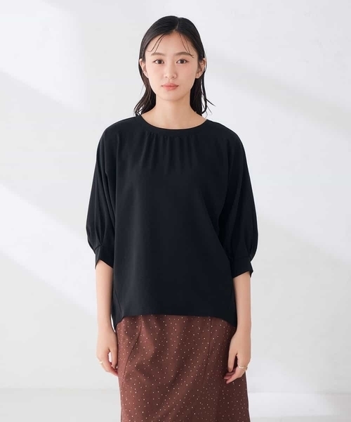 a.v.v(アーヴェヴェ)の「ギャザーネック ドルマンスリーブ トップス(Tシャツ/カットソー・レディース・グリーン/ブラック/グレー系その他・36/38/40)」の15枚目の写真