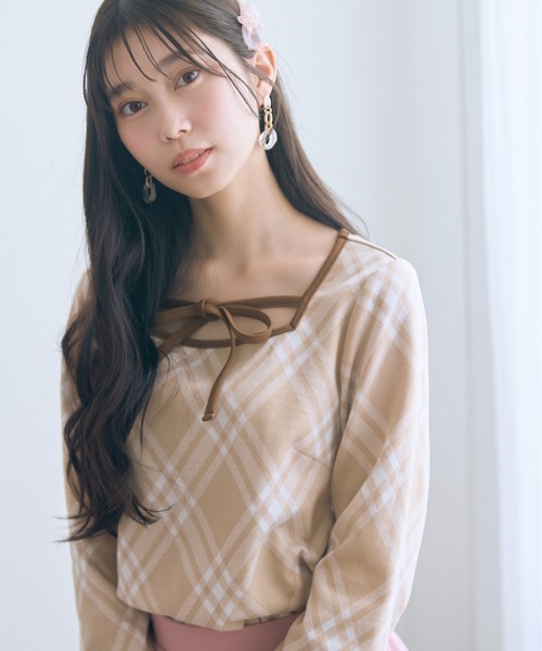 marun(マルン)の「<大きいサイズ>チェックジャガードカットソートップス marun(Tシャツ/カットソー・レディース・ベージュ系/ブラック系・LL/L/5L/4L/3L)」の1枚目の写真