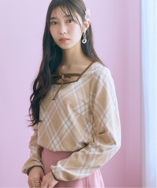 marun(マルン)の「<大きいサイズ>チェックジャガードカットソートップス marun(Tシャツ/カットソー・レディース・ベージュ系/ブラック系・LL/L/5L/4L/3L)」の3枚目の写真