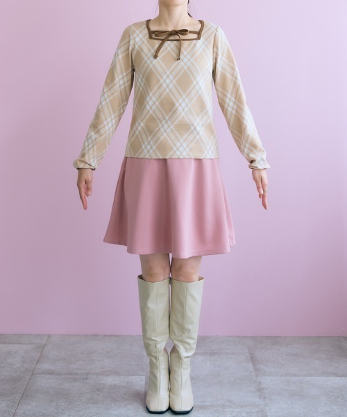 marun(マルン)の「<大きいサイズ>チェックジャガードカットソートップス marun(Tシャツ/カットソー・レディース・ベージュ系/ブラック系・LL/L/5L/4L/3L)」の14枚目の写真