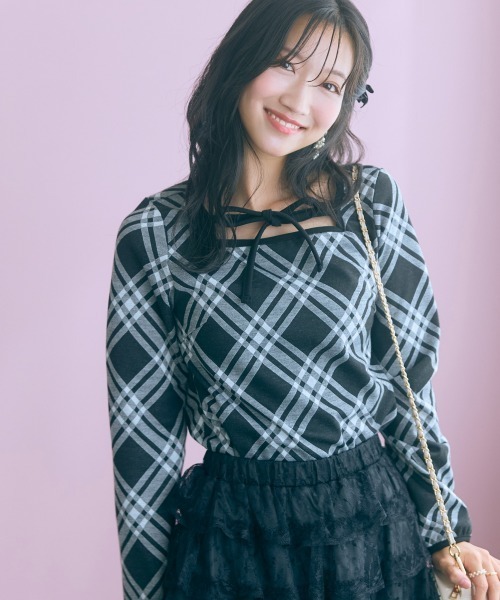 marun(マルン)の「<大きいサイズ>チェックジャガードカットソートップス marun(Tシャツ/カットソー・レディース・ベージュ系/ブラック系・LL/L/5L/4L/3L)」の7枚目の写真