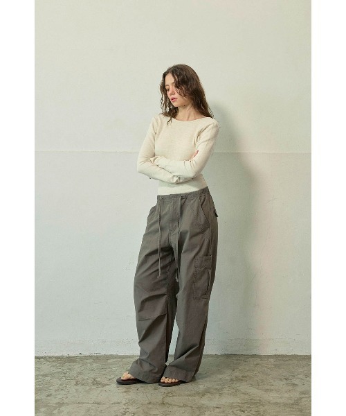 ALEXIA STAM（アリシアスタン）の「Double Tuck Cargo Pants /ダブルタックカーゴパンツ（カーゴパンツ・レディース・カーキ/グレー・M/S）」の13枚目の写真