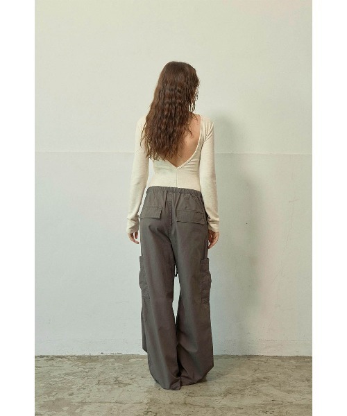 ALEXIA STAM（アリシアスタン）の「Double Tuck Cargo Pants /ダブルタックカーゴパンツ（カーゴパンツ・レディース・カーキ/グレー・M/S）」の14枚目の写真