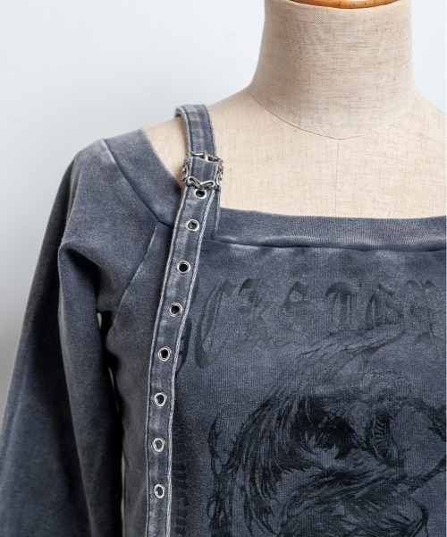 NEW GENTLEMAN（ニュージェントルマン）の「DUALITY OFF ハーネスベルトデザイン ゴシックグラフィック長袖Tシャツ（Tシャツ/カットソー・レディース・ブラック/ダークグレー/ホワイト・FREE）」の15枚目の写真