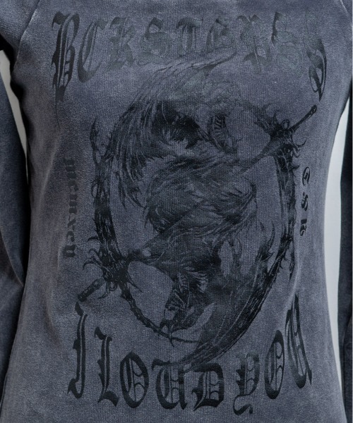 NEW GENTLEMAN（ニュージェントルマン）の「DUALITY OFF ハーネスベルトデザイン ゴシックグラフィック長袖Tシャツ（Tシャツ/カットソー・レディース・ブラック/ダークグレー/ホワイト・FREE）」の16枚目の写真