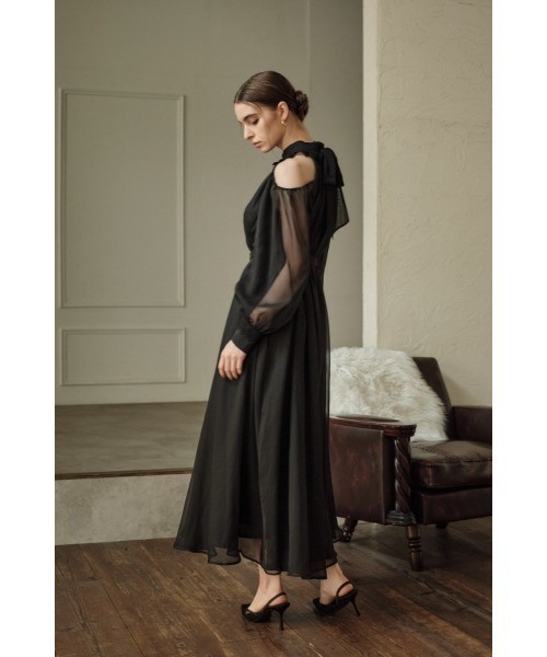 ERADIE(エラディエ)の「Open Shoulder Lace Dress オープンショルダーレースドレス(ワンピース・レディース・ブラック/オフホワイト・FREE)」の11枚目の写真