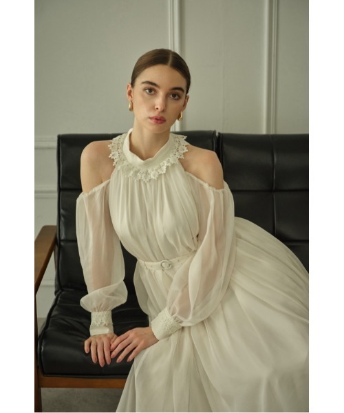 ERADIE(エラディエ)の「Open Shoulder Lace Dress オープンショルダーレースドレス(ワンピース・レディース・ブラック/オフホワイト・FREE)」の21枚目の写真