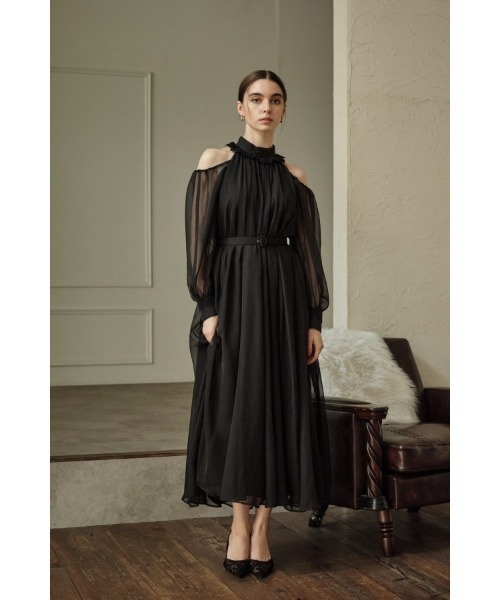 ERADIE(エラディエ)の「Open Shoulder Lace Dress オープンショルダーレースドレス(ワンピース・レディース・ブラック/オフホワイト・FREE)」の3枚目の写真