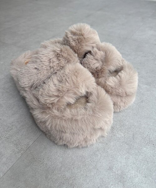 DouDou(ドゥドゥ)の「ファーサンダル(その他シューズ・レディース・ベージュ/ブラック・37/38/36)」の9枚目の写真