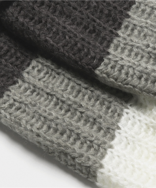 WEGO（ウィゴー）の「WEGO/バイカラースヌード（ネックウォーマー/スヌード・メンズ・グレー/トリコロール/ワイン/ベージュ・FREE）」の9枚目の写真