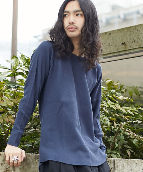 AMERICAN RAG CIE(アメリカンラグシー)の「ロング丈 丸胴 長袖サーマルカットソー WEB限定 (Tシャツ/カットソー・メンズ・ピンク/ホワイト/チャコールグレー/ブルー/ネイビー/ブラック・1/2/3)」の4枚目の写真