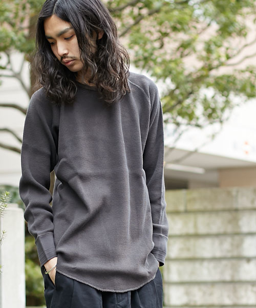 AMERICAN RAG CIE(アメリカンラグシー)の「ロング丈 丸胴 長袖サーマルカットソー WEB限定 (Tシャツ/カットソー・メンズ・ピンク/ホワイト/チャコールグレー/ブルー/ネイビー/ブラック・1/2/3)」の3枚目の写真