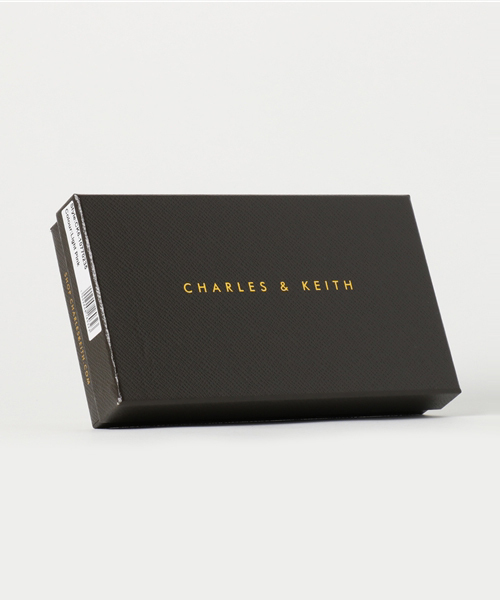 CHARLES & KEITH（チャールズ & キース）の「キルトチェーンウォレット / QUILTED CHAIN WALLET（財布