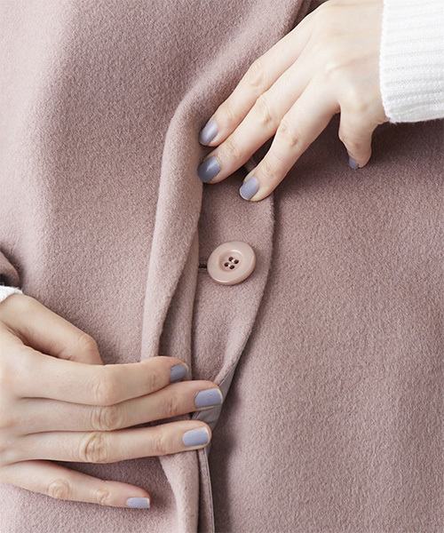 STUDIOUS（ステュディオス）の「【STUDIOUS】ノーカラーリンクオーバーコート（チェスターコート・レディース・ブラウン/ピンク・1/0）」の12枚目の写真