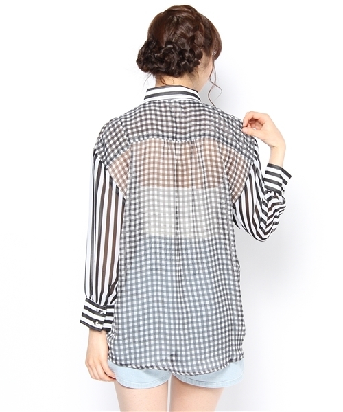 WEGO（ウィゴー）の「クレイジーシフォンBIGシャツ（シャツ/ブラウス・レディース・ブラック/ブルー・FREE）」の4枚目の写真