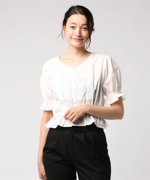 earth music&ecology（アースミュージックアンドエコロジー）の「・ピンタックレースブラウス ●（シャツ/ブラウス・レディース・オフホワイト/マスタード/ブラック/レッド・FREE）」の7枚目の写真