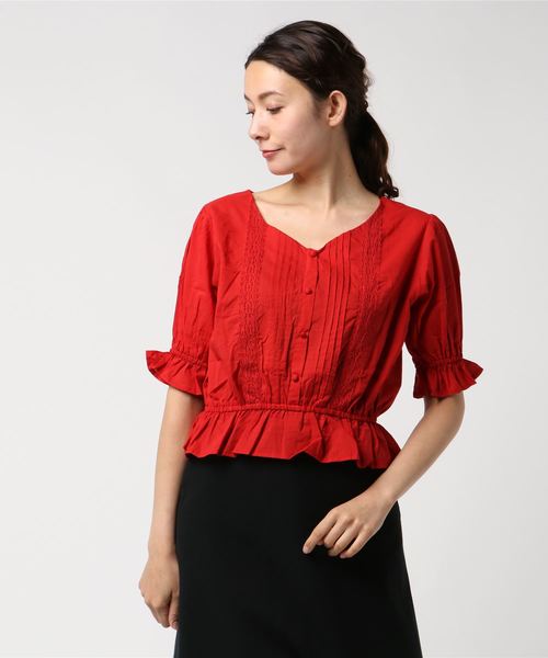 earth music&ecology（アースミュージックアンドエコロジー）の「・ピンタックレースブラウス ●（シャツ/ブラウス・レディース・オフホワイト/マスタード/ブラック/レッド・FREE）」の4枚目の写真