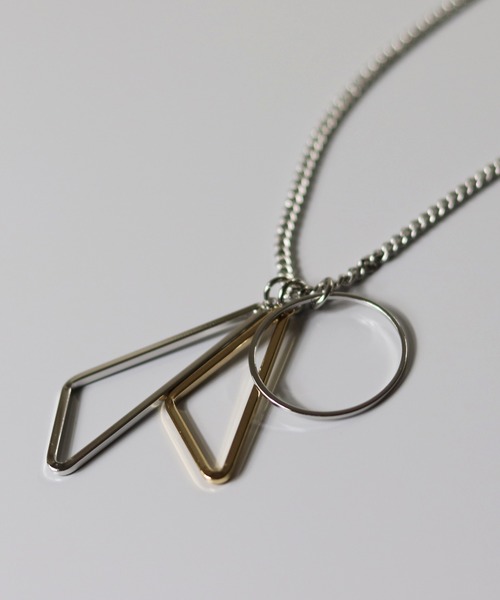 Confirm（コンファーム）の「Confirm / コンファーム トライアングルリングチェーンネックレス（ネックレス・メンズ・グレー・FREE）」の6枚目の写真