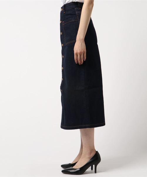MOUSSY（マウジー）の「BUTTON UP LONG SKIRT（デニムスカート・レディース・ワンウォッシュ・1/2/0）」の2枚目の写真