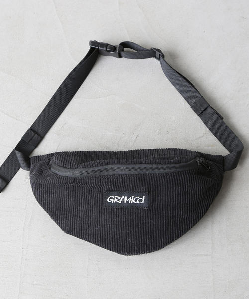 coen（コーエン）の「Gramicci(グラミチ)別注コーデュロイボディバッグ(パープル⇒WEB限定カラー)（ボディバッグ/ウエストポーチ・メンズ・グレー/パープル/ブラック/ブラウン・FREE）」の2枚目の写真