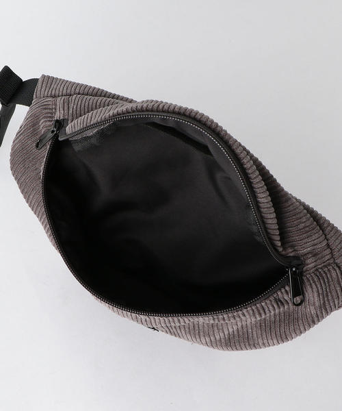 coen（コーエン）の「Gramicci(グラミチ)別注コーデュロイボディバッグ(パープル⇒WEB限定カラー)（ボディバッグ/ウエストポーチ・メンズ・グレー/パープル/ブラック/ブラウン・FREE）」の15枚目の写真