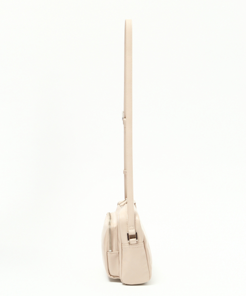 LOWRYS FARM（ローリーズファーム）の「ＺＩＰショルダー　821253（ショルダーバッグ・レディース・ブラック/ベージュ・FREE）」の7枚目の写真