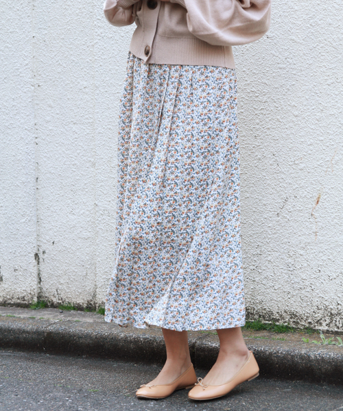 apres jour（アプレジュール）の「片プリーツ柄スカート【ZOZOTOWN限定アイテム】（スカート・レディース・ブラック/オフホワイト/ネイビー・フリー）」の2枚目の写真