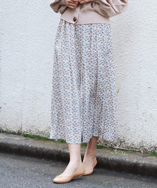 apres jour（アプレジュール）の「片プリーツ柄スカート【ZOZOTOWN限定アイテム】（スカート・レディース・ブラック/オフホワイト/ネイビー・フリー）」の4枚目の写真