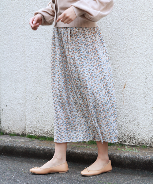 apres jour（アプレジュール）の「片プリーツ柄スカート【ZOZOTOWN限定アイテム】（スカート・レディース・ブラック/オフホワイト/ネイビー・フリー）」の5枚目の写真