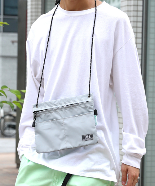 MEI(メイ)の「【MEI】SACOCHE 19 サコッシュ(ショルダーバッグ・メンズ・ホワイト/ブラック/ベージュ/パープル/ネイビー/ブラウン/グレー/レッド/ピンク/イエロー/オレンジ/ブルー/グリーン/オリーブドラブ/チャコール・FREE)」の4枚目の写真