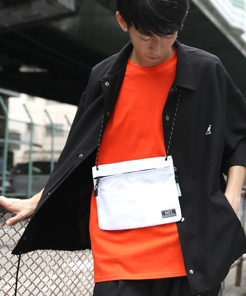 MEI(メイ)の「【MEI】SACOCHE 19 サコッシュ(ショルダーバッグ・メンズ・ホワイト/ブラック/ベージュ/パープル/ネイビー/ブラウン/グレー/レッド/ピンク/イエロー/オレンジ/ブルー/グリーン/オリーブドラブ/チャコール・FREE)」の2枚目の写真