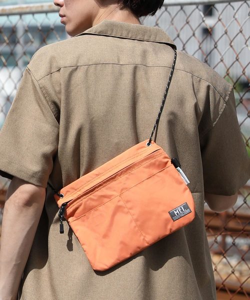 MEI(メイ)の「【MEI】SACOCHE 19 サコッシュ(ショルダーバッグ・メンズ・ホワイト/ブラック/ベージュ/パープル/ネイビー/ブラウン/グレー/レッド/ピンク/イエロー/オレンジ/ブルー/グリーン/オリーブドラブ/チャコール・FREE)」の15枚目の写真