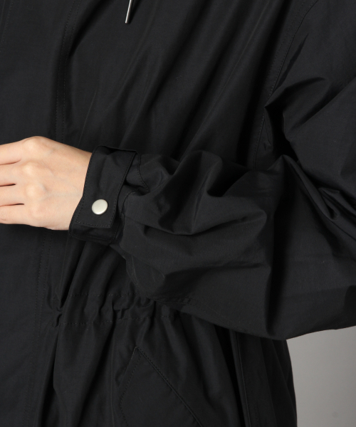 LOWRYS FARM（ローリーズファーム）の「ロングフードブルゾン　847127（マウンテンパーカー・レディース・ブラック/カーキ/アイボリー・FREE）」の12枚目の写真