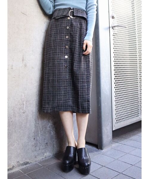 EMODA(エモダ)の「ハイウエストスリットミディフレアスカート(スカート・レディース・ブラック/その他/その他1・SMALL/MEDIUM)」の3枚目の写真