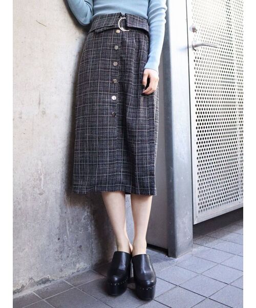 EMODA(エモダ)の「ハイウエストスリットミディフレアスカート(スカート・レディース・ブラック/その他/その他1・SMALL/MEDIUM)」の5枚目の写真