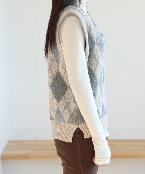 by muni:r（バイ ムニール）の「アーガイル　ウール ニットベスト（ニット/セーター・レディース・ブラウン/ブルー・FREE）」の6枚目の写真