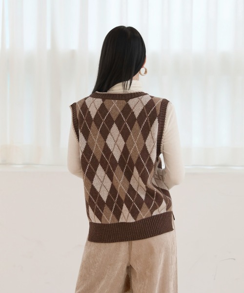 by muni:r（バイ ムニール）の「アーガイル　ウール ニットベスト（ニット/セーター・レディース・ブラウン/ブルー・FREE）」の10枚目の写真